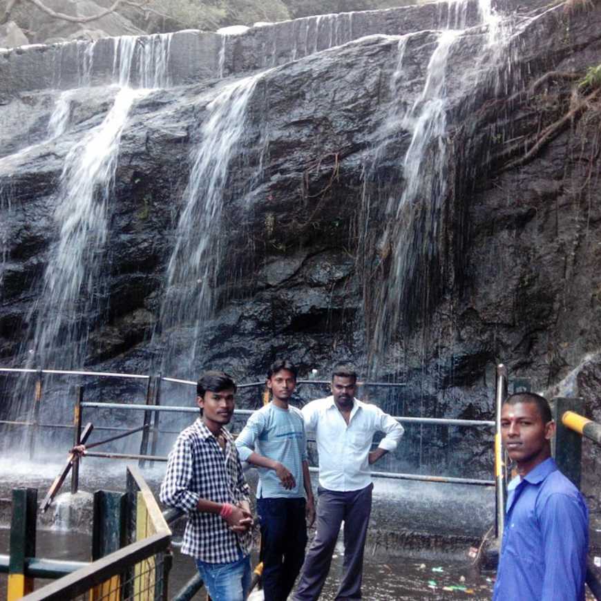 Theni-Suruli-Waterfalls-Sightseeing