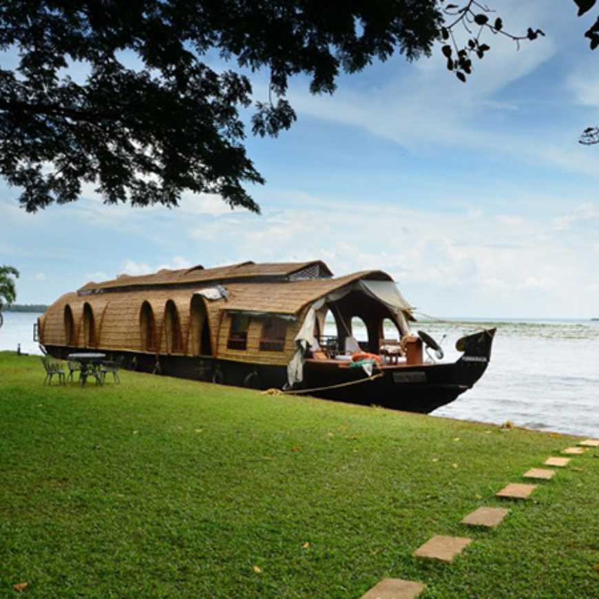 Alleppey-Houseboat-Package-Theni